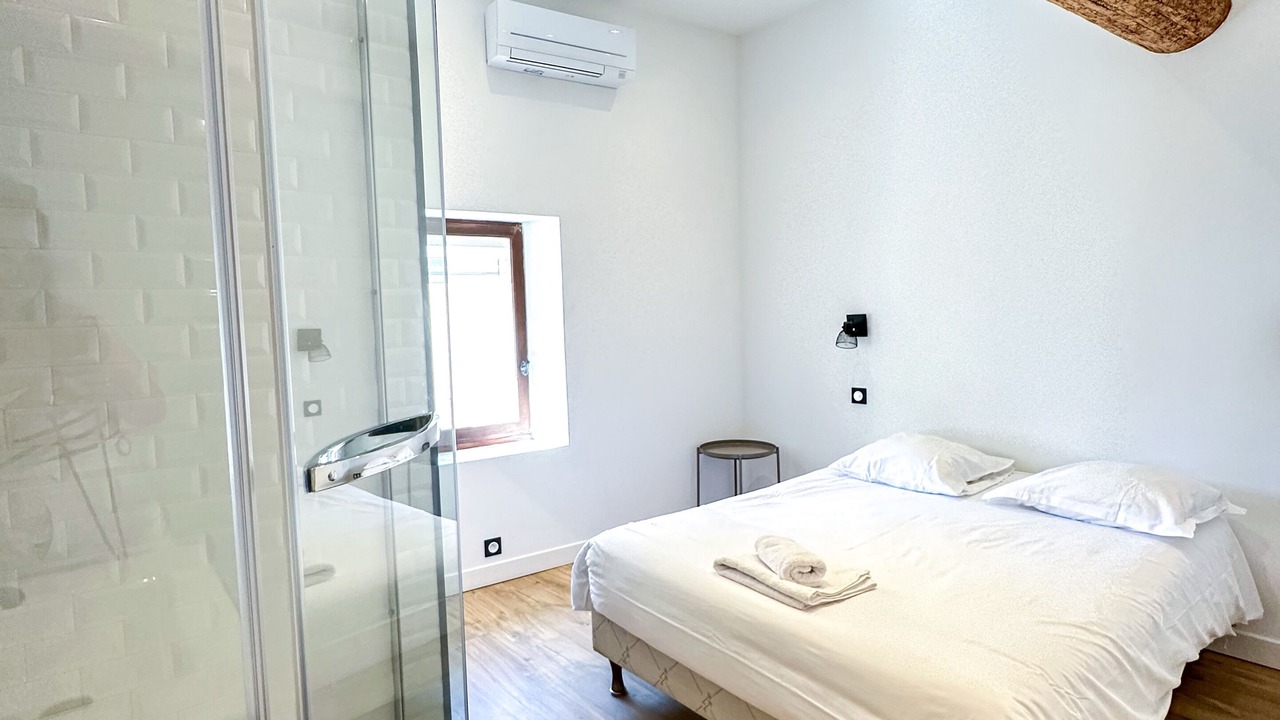 Photo of Bedroom in Salon-de-Provence