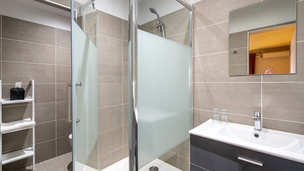Photo of Bathroom in Salon-de-Provence