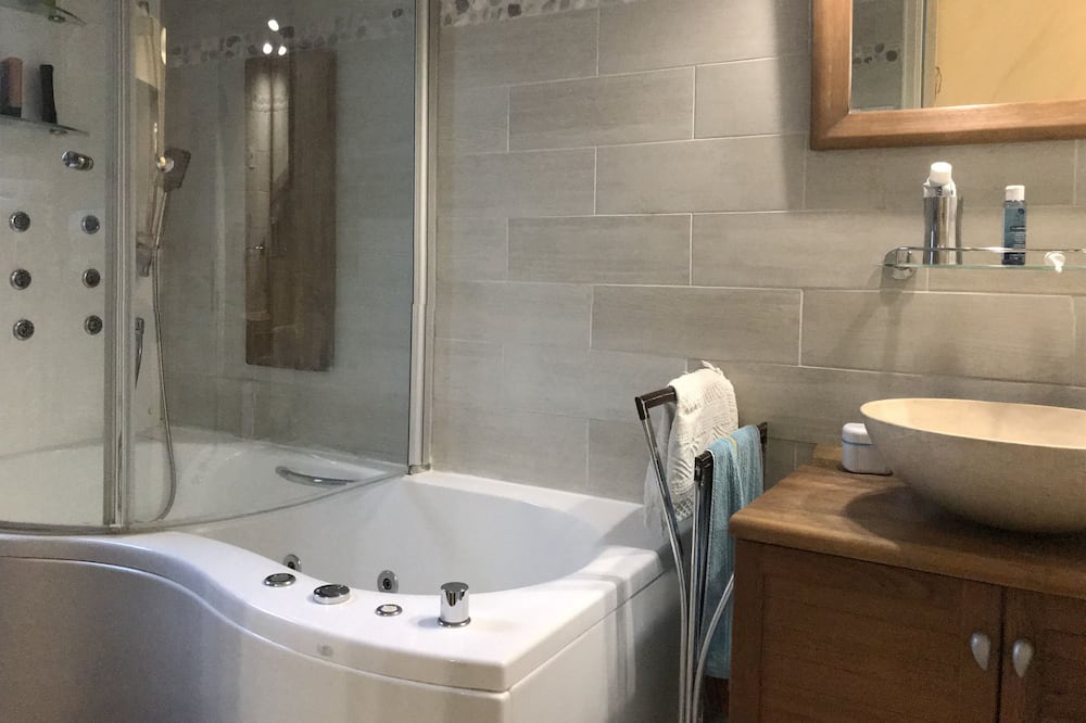 Photo of Bathroom in Greasque
