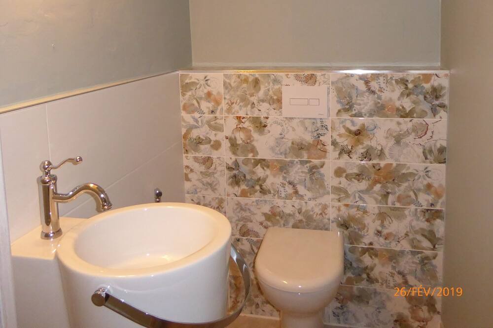 Photo of Bathroom in Saint-Andiol