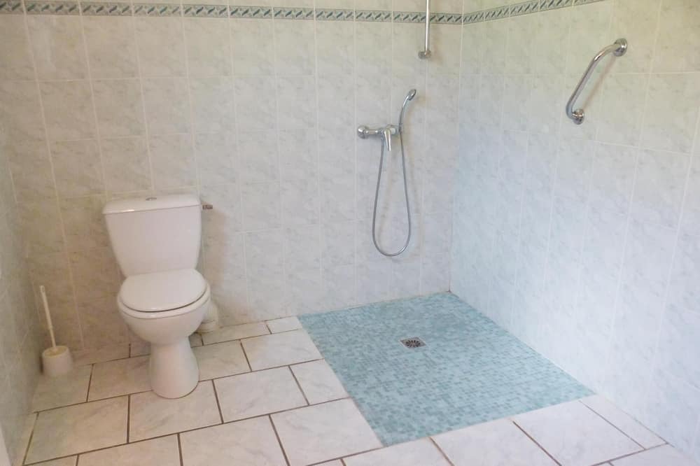 Photo of Bathroom in Cereste