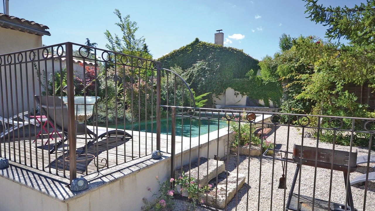 Photo of Outdoor in Velleron