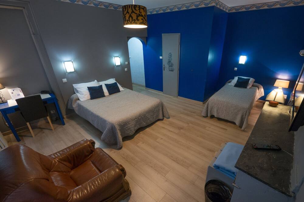 Photo of Bedroom in Comedie
