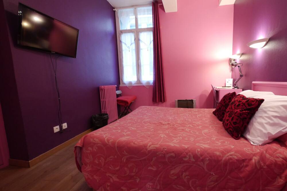 Photo of Bedroom in Comedie