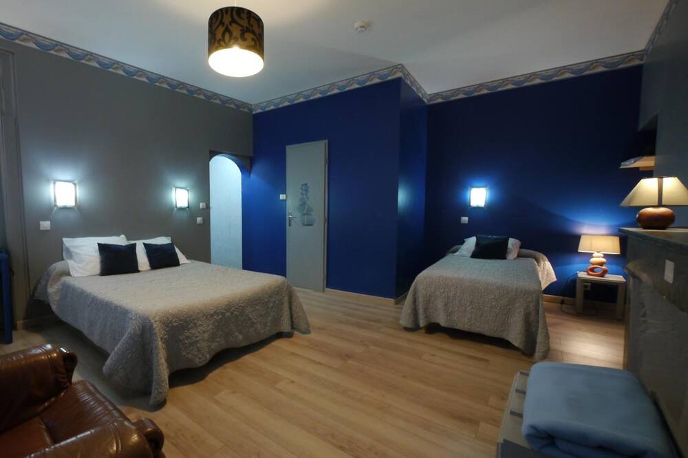 Photo of Bedroom in Comedie