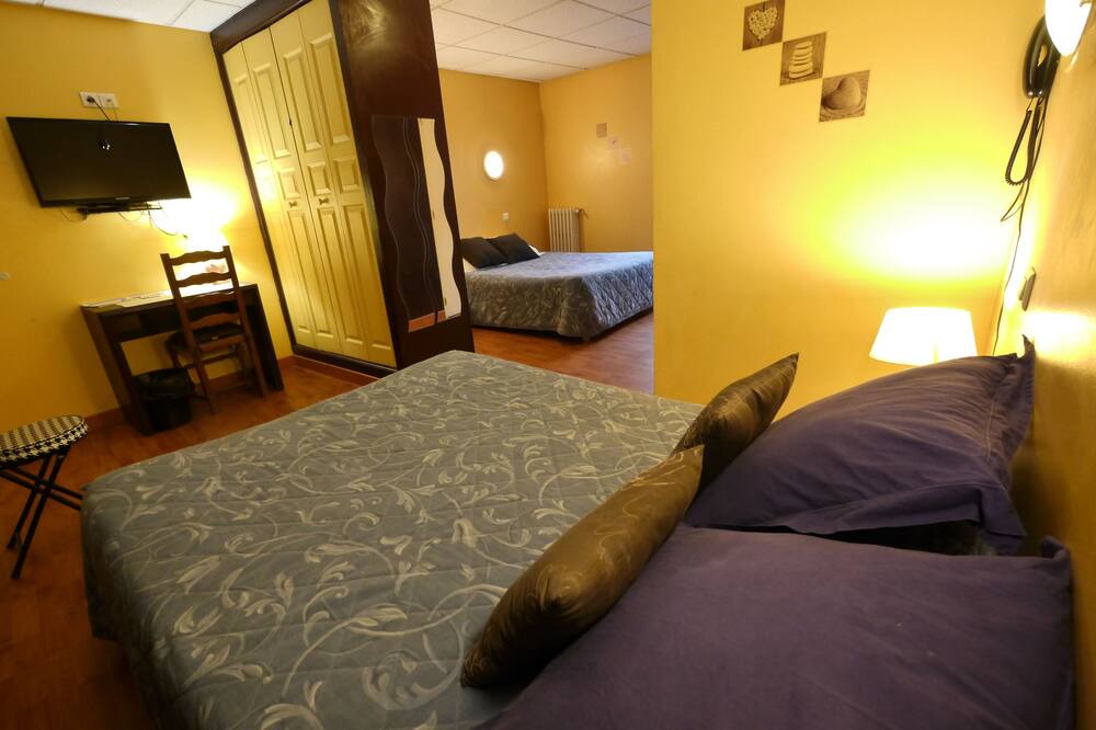 Photo of Bedroom in Comedie