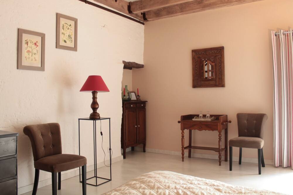 Photo of Bedroom in Saint-Andiol