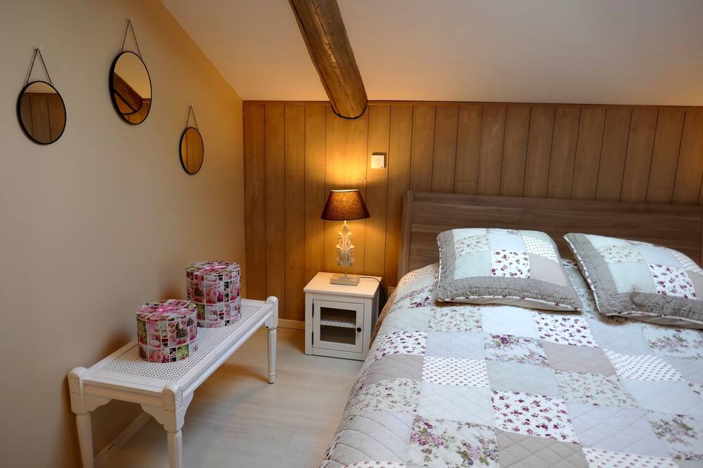 Photo of Bedroom in Saint-Andiol