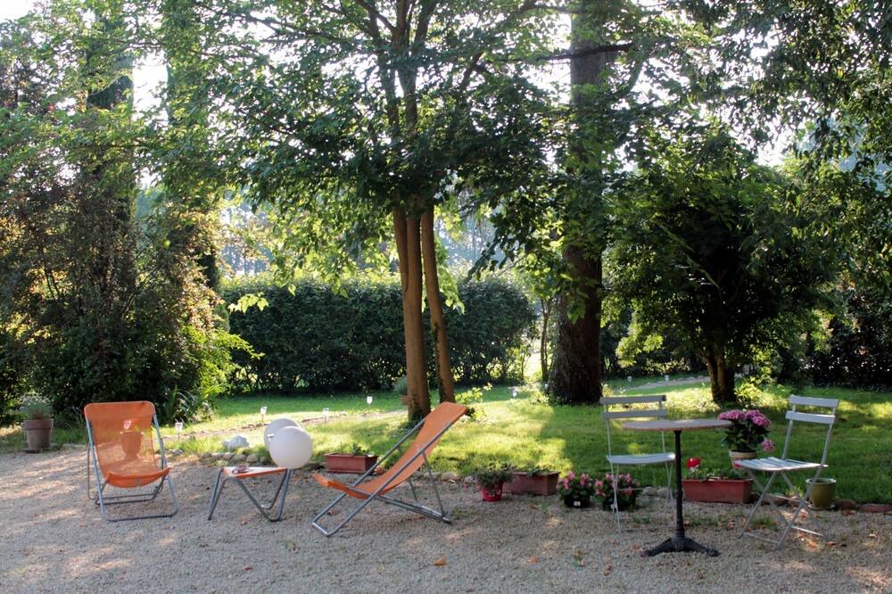 Photo of Outdoor in Saint-Andiol
