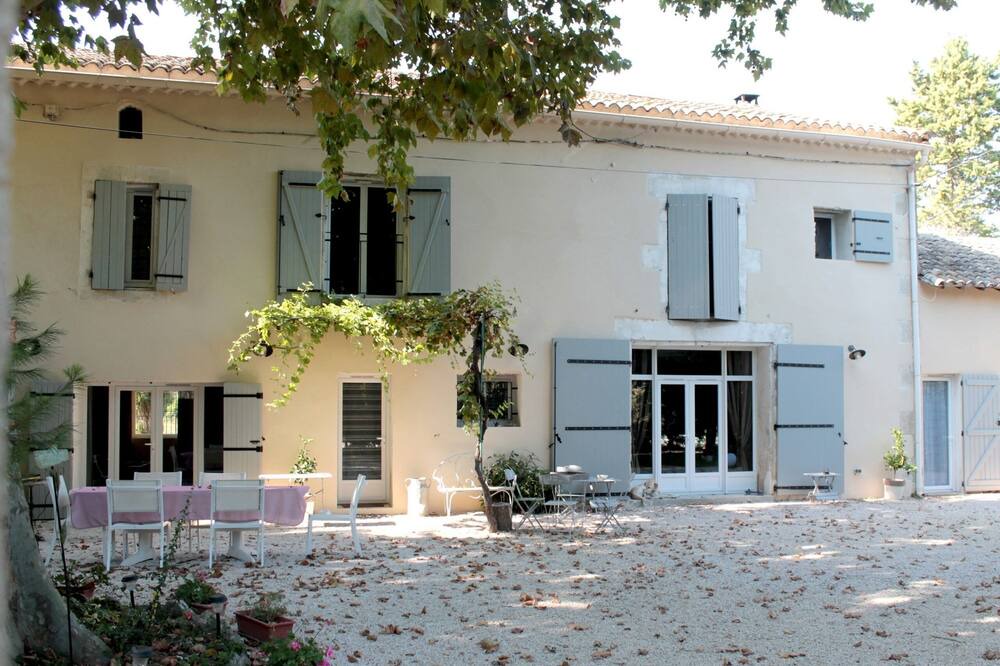 Photo of Outdoor in Saint-Andiol