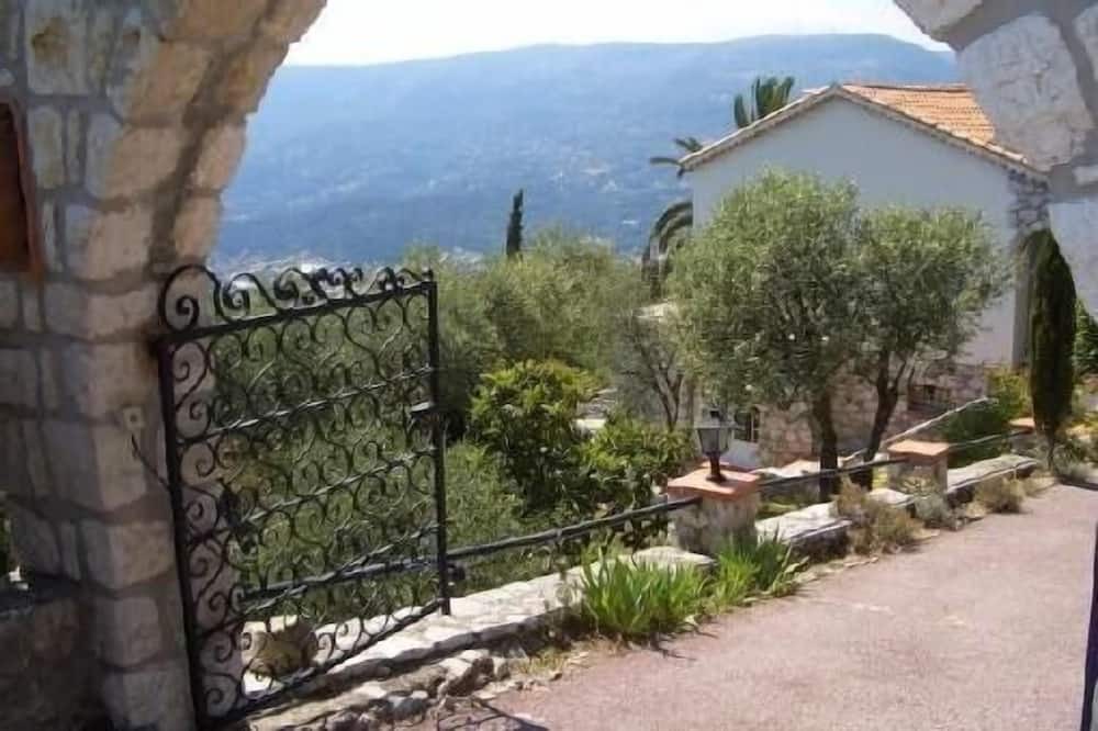 Photo of Outdoor in Castagniers