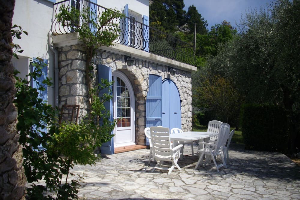 Photo of Patio Balcony in Castagniers