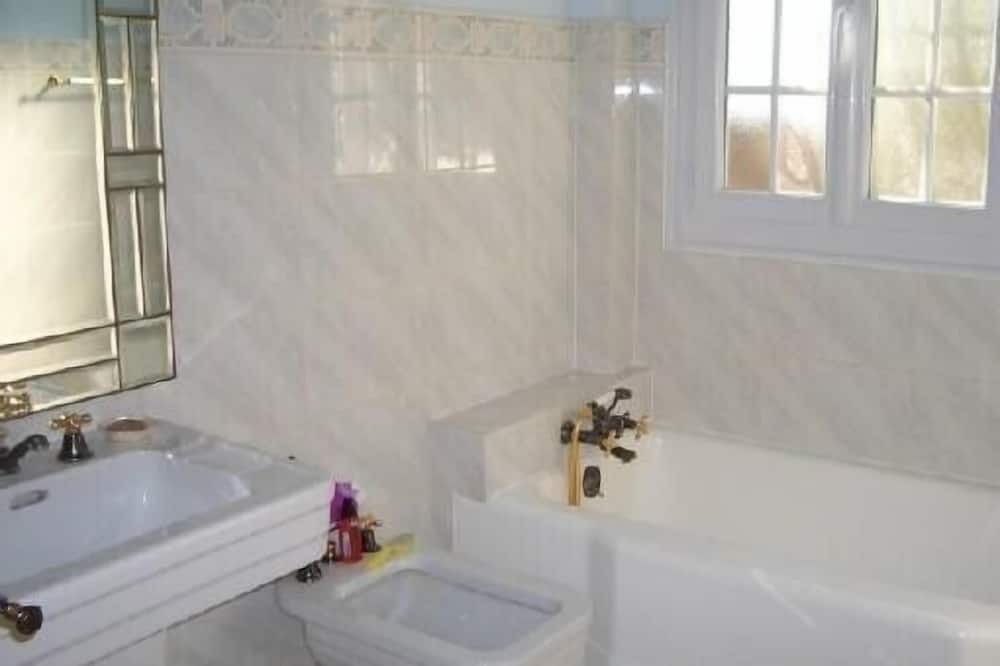 Photo of Bathroom in Castagniers