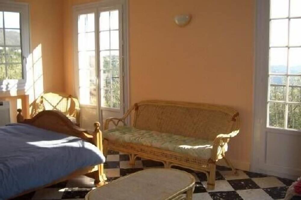 Photo of Bedroom in Castagniers