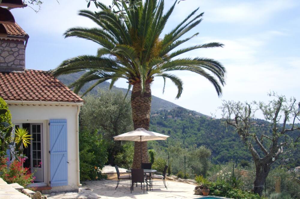 Photo of Outdoor in Castagniers