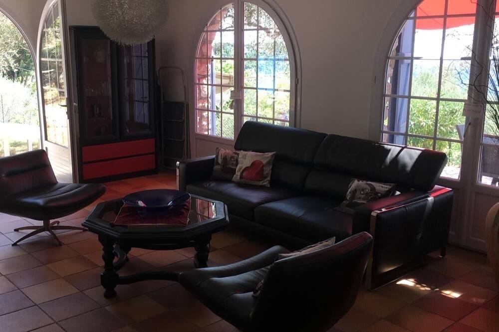 Photo of Livingroom in Castagniers