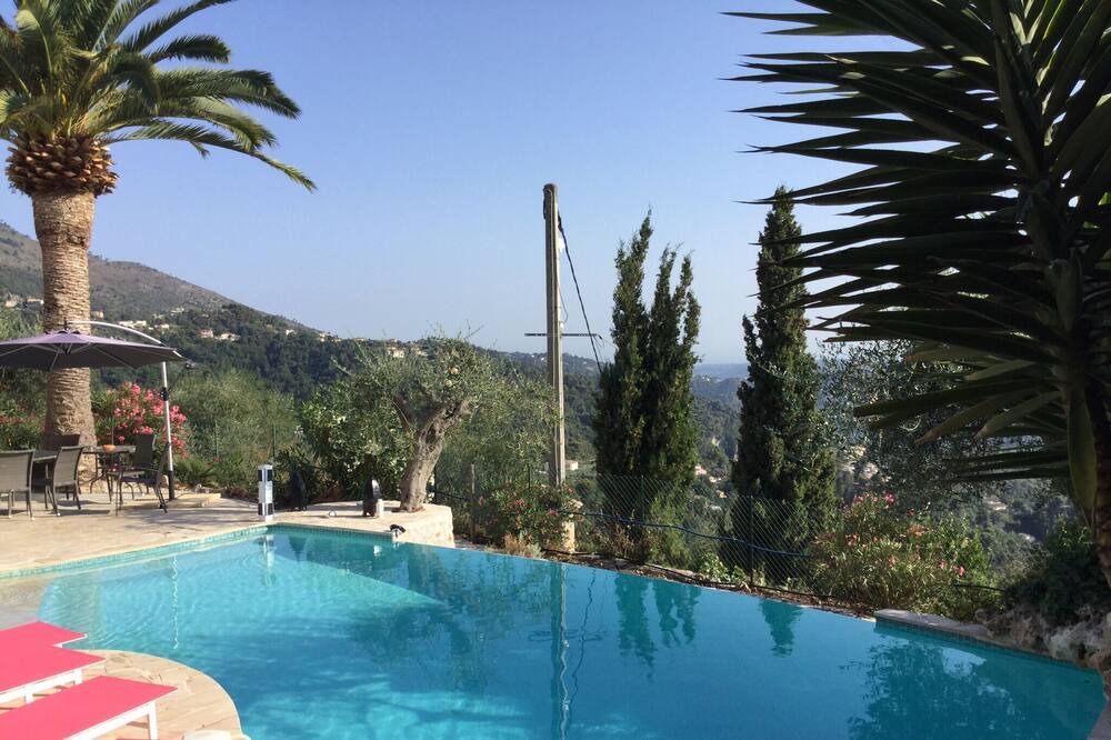 Photo of Outdoor in Castagniers