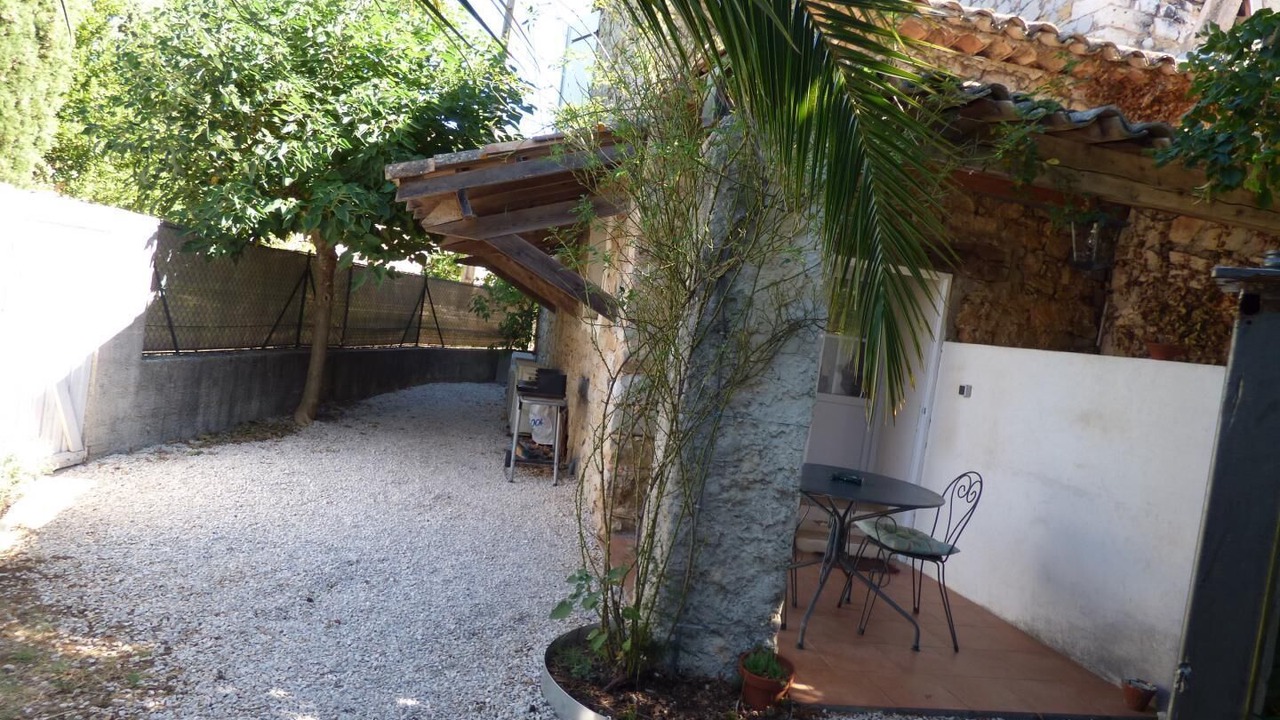 Photo of Patio Balcony in Cabasse