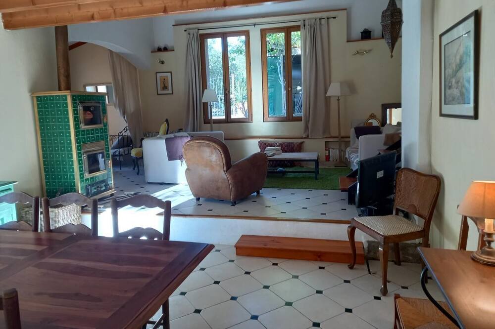 Photo of Livingroom in Cabasse