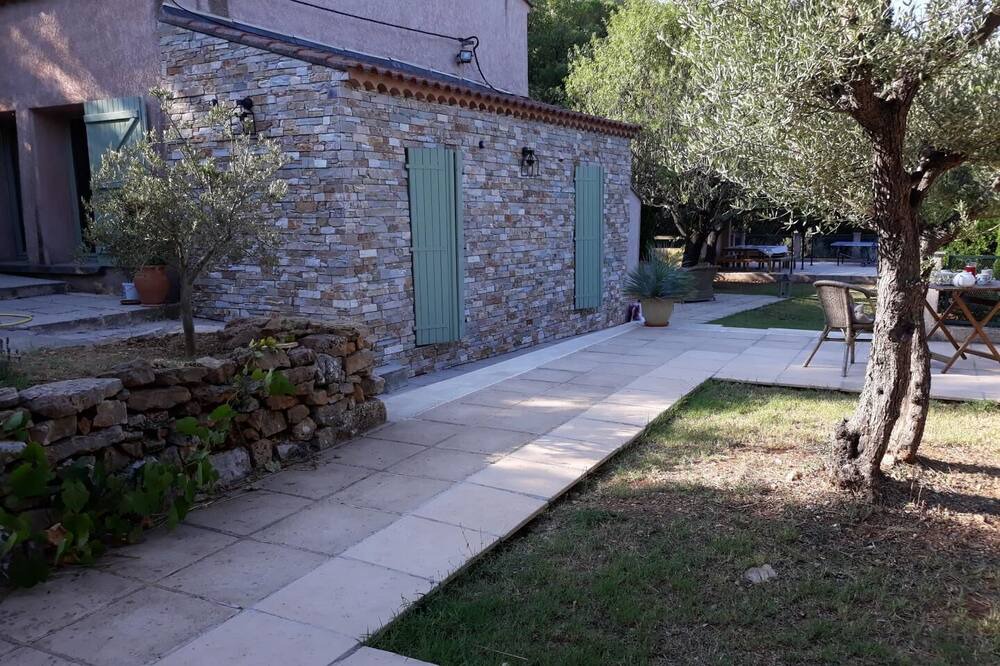 Photo of Outdoor in Cabasse