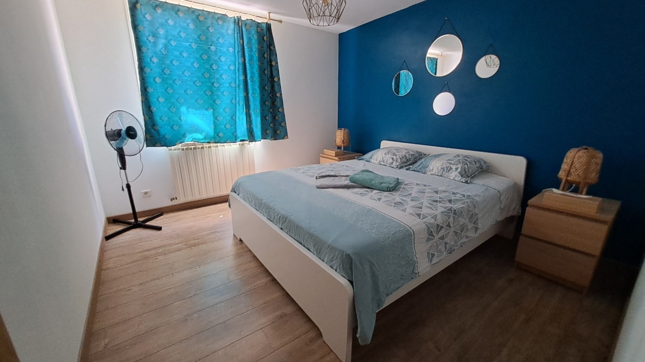 Photo of Bedroom in Cadolive