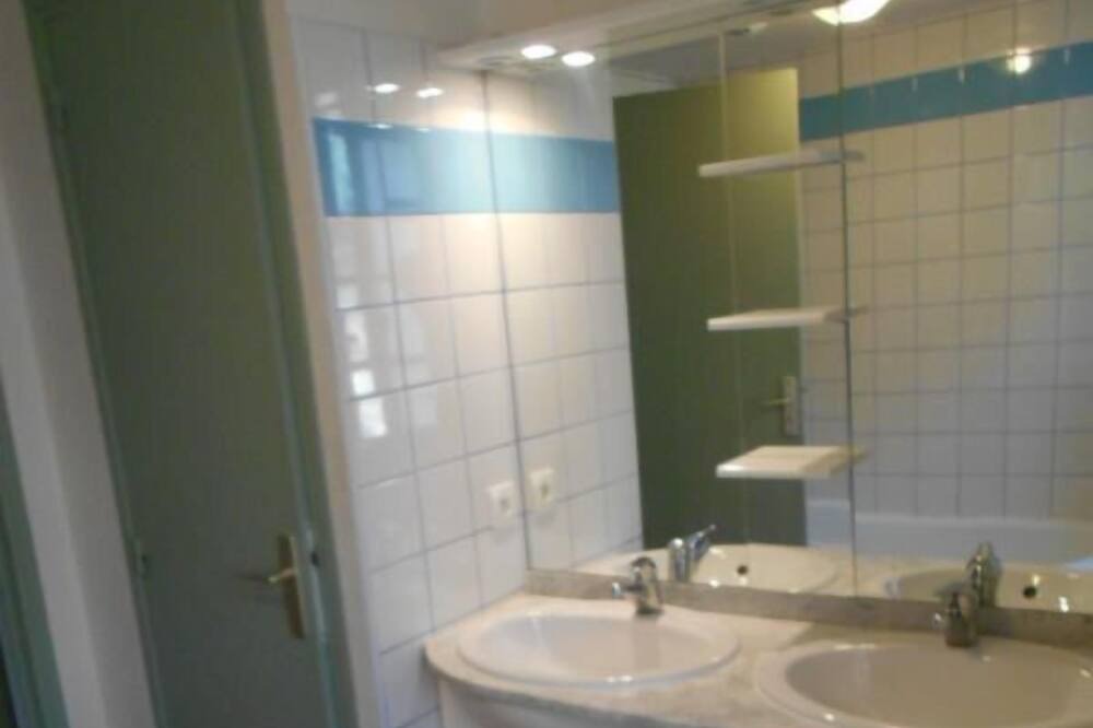 Photo of Bathroom in Tanneron
