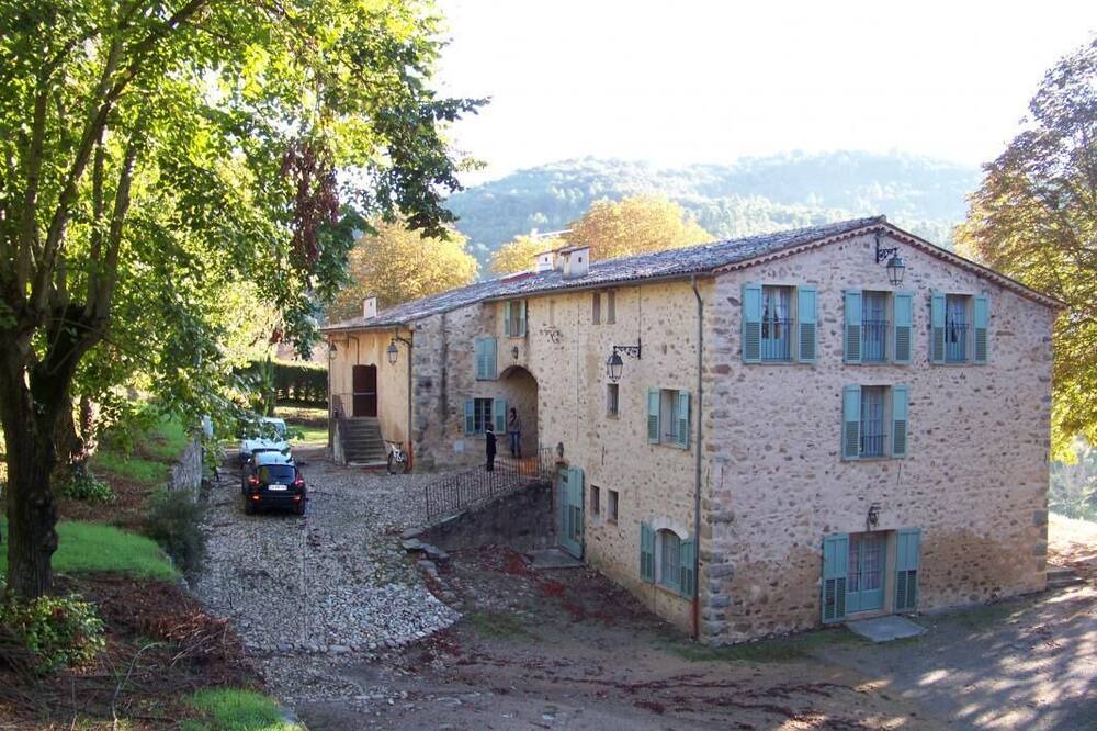 Photo of Outdoor in Tanneron