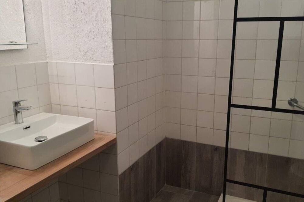 Photo of Bathroom in Tanneron