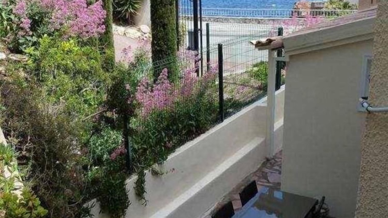 Photo of Outdoor in Antheor
