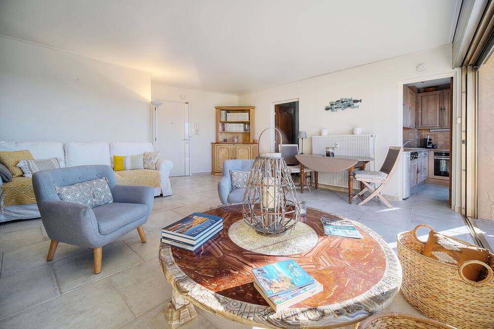 Photo of Livingroom in Cannes La Bocca