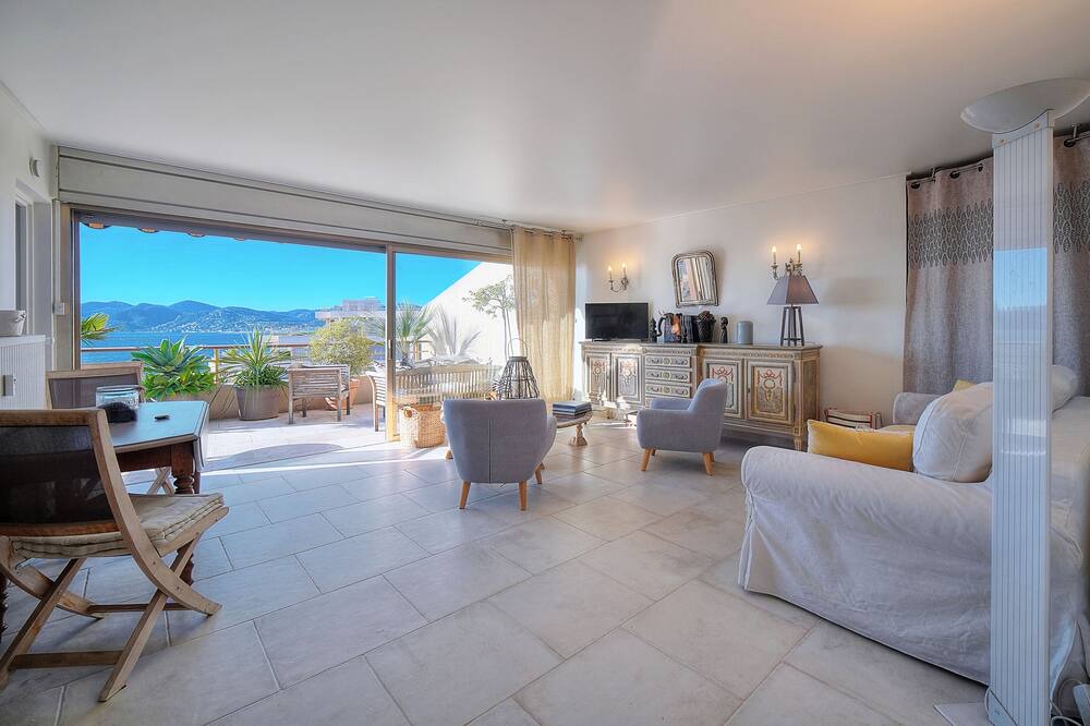 Photo of Livingroom in Cannes La Bocca