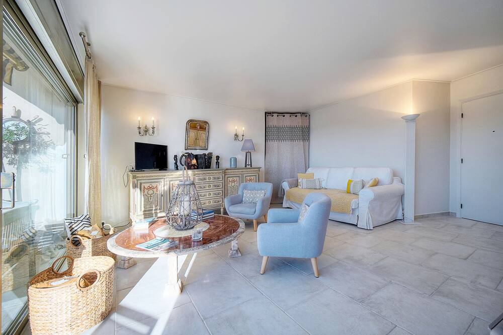 Photo of Livingroom in Cannes La Bocca