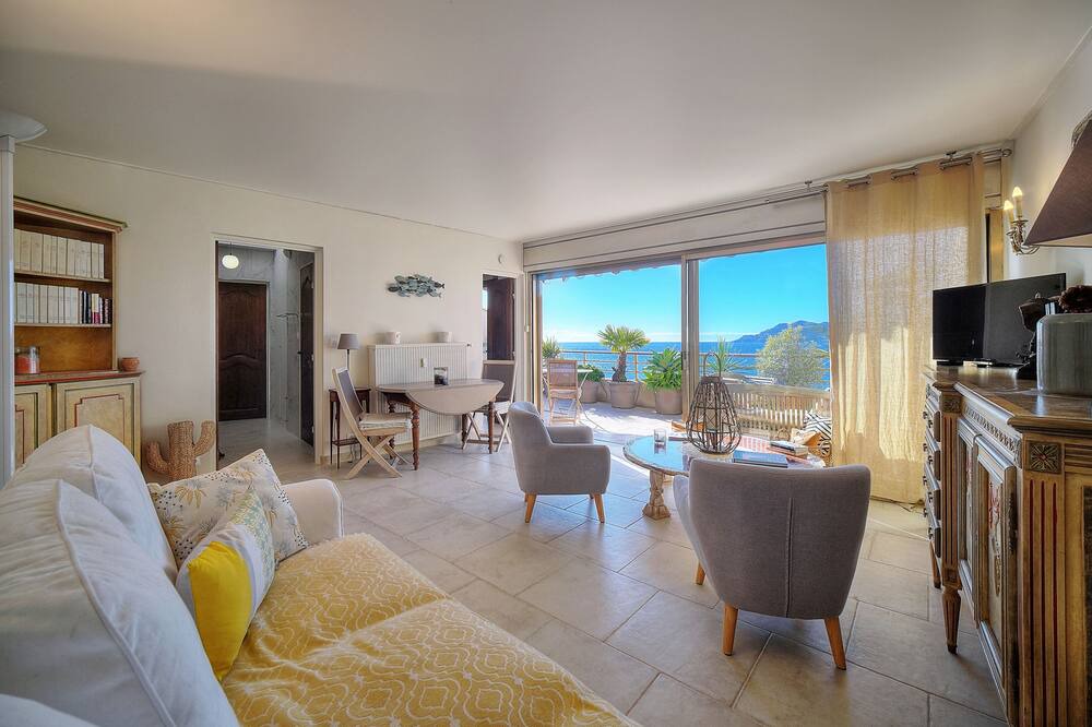 Photo of Livingroom in Cannes La Bocca