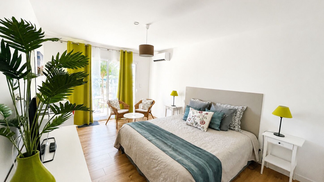 Photo of Bedroom in Saint-Martin-de-Crau