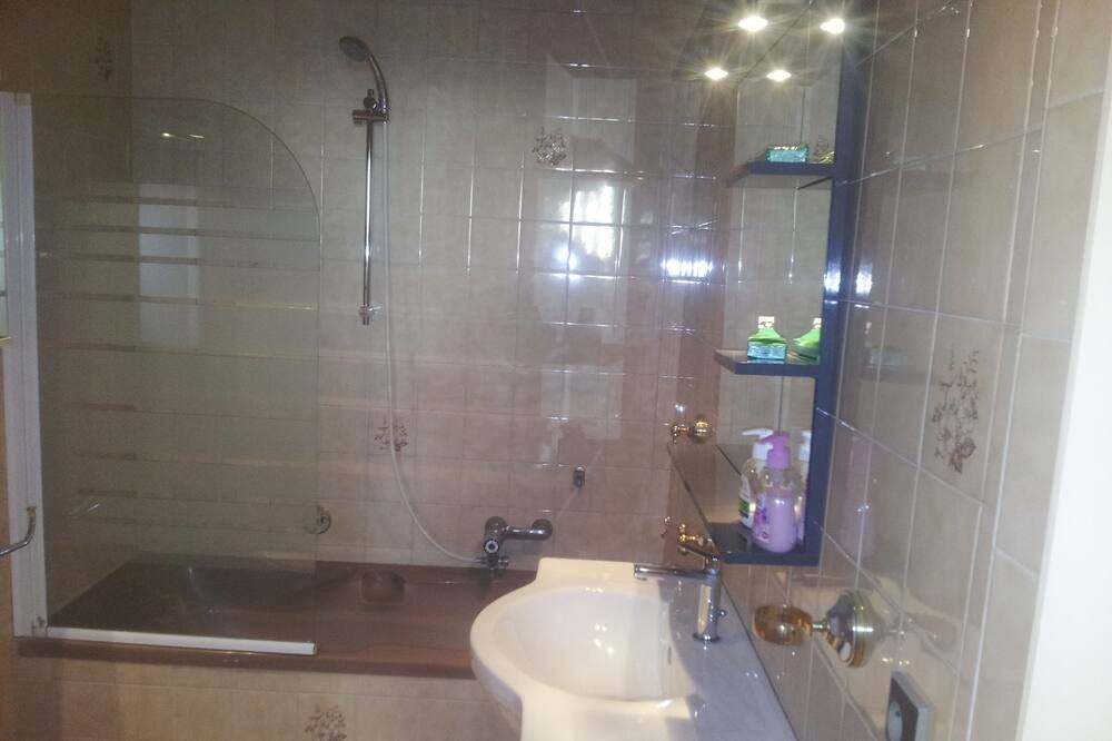 Photo of Bathroom in Cantaron