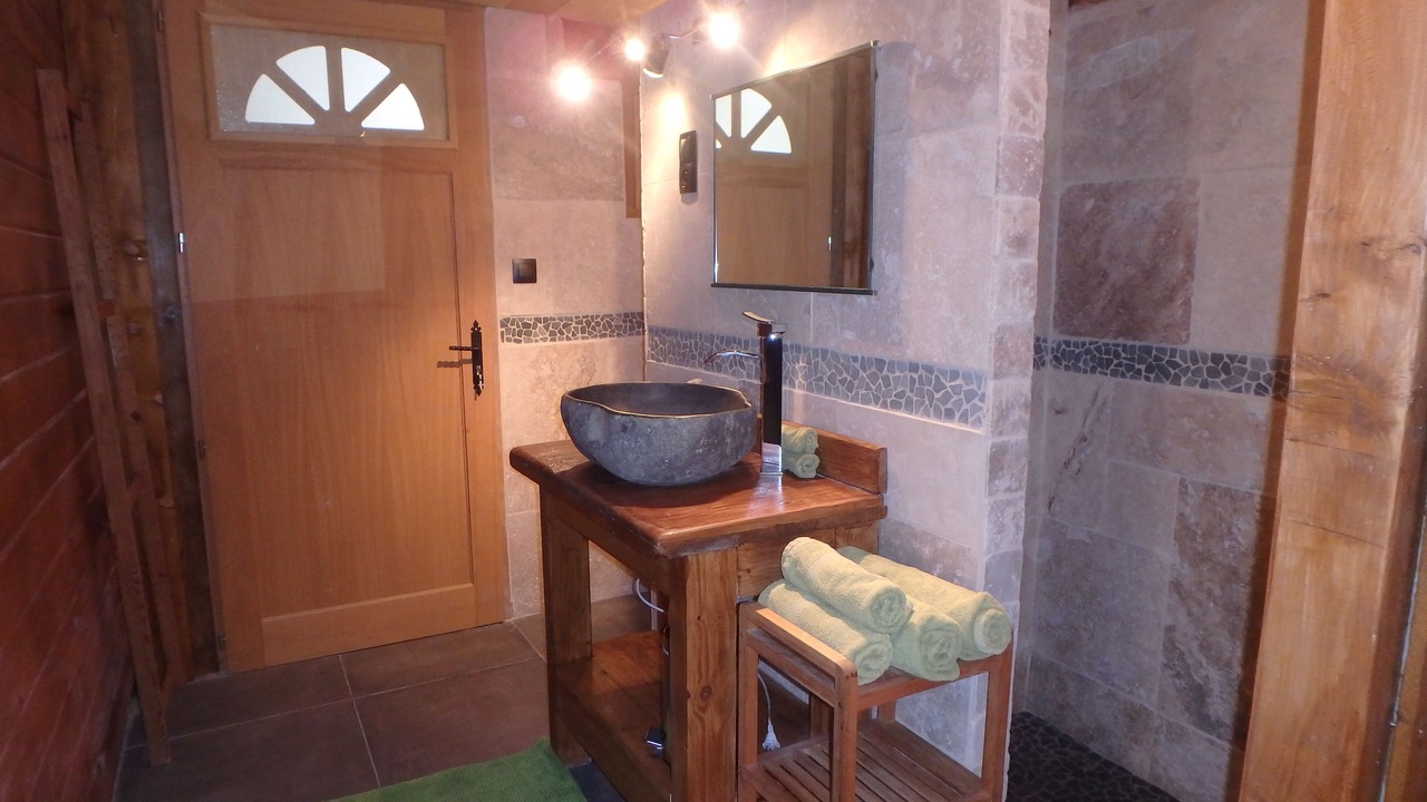 Photo of Bathroom in Mimet