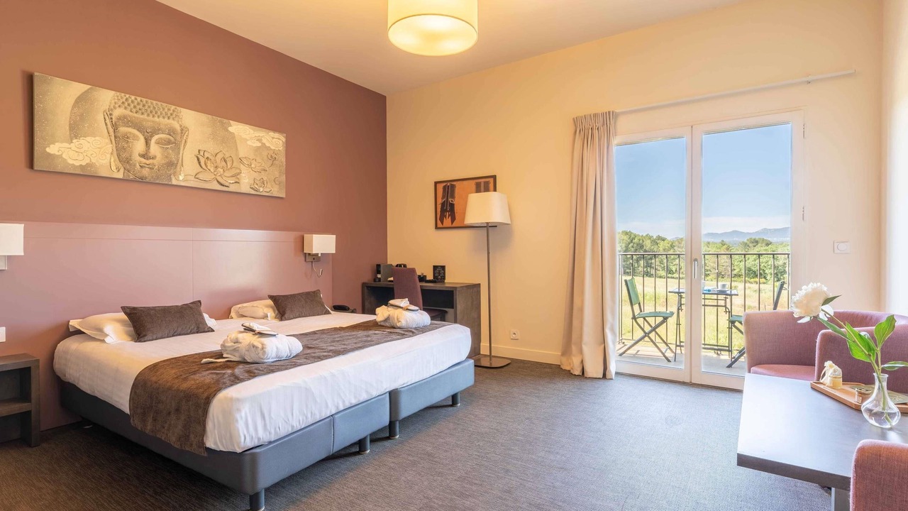Photo of Bedroom in Chateauneuf-le-Rouge