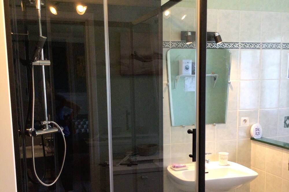 Photo of Bathroom in Chateaurenard
