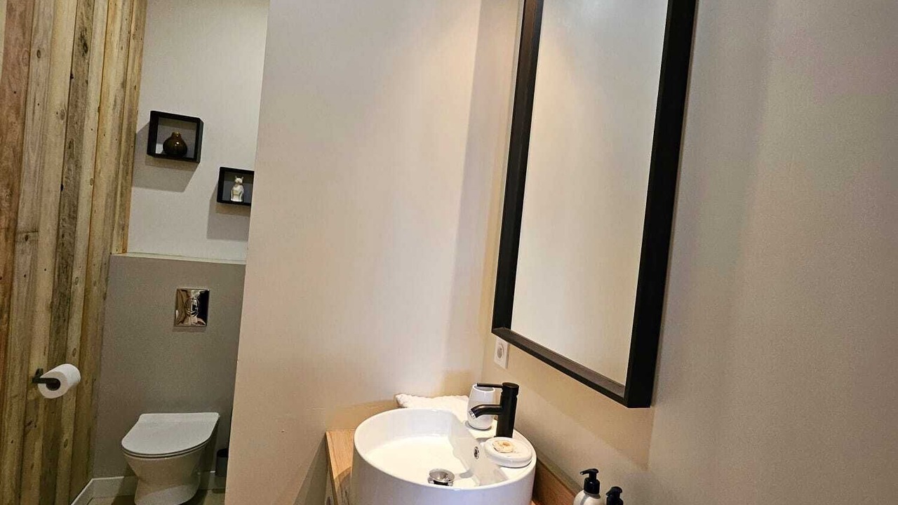 Photo of Bathroom in Avignon City Centre