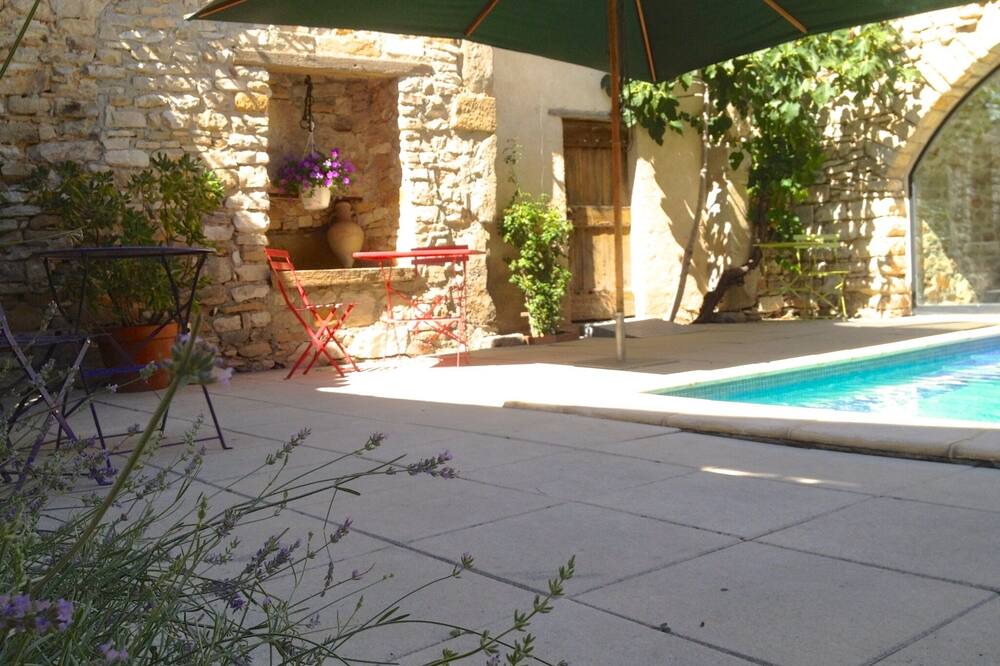 Photo of Outdoor in Saint-Jean-de-Ceyrargues