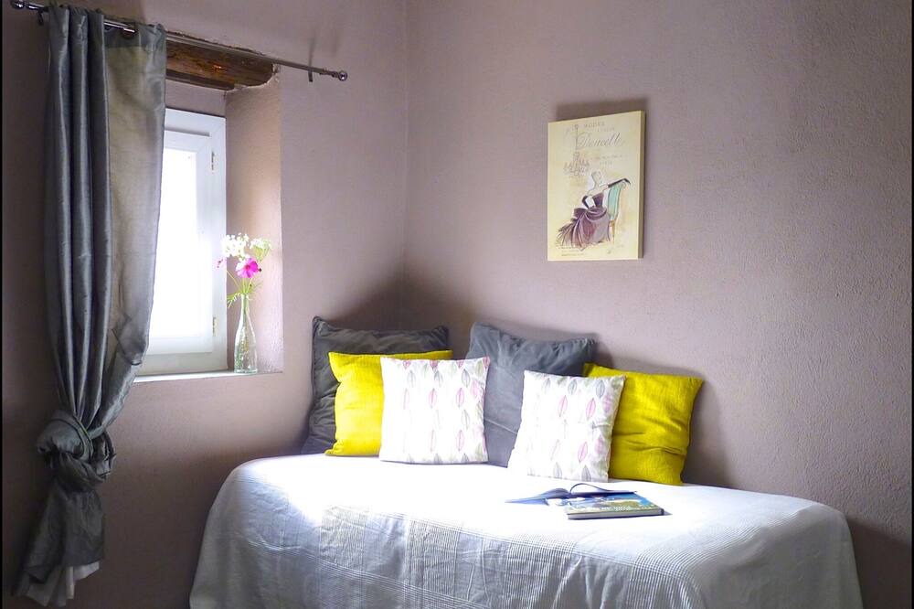 Photo of Bedroom in Saint-Jean-de-Ceyrargues