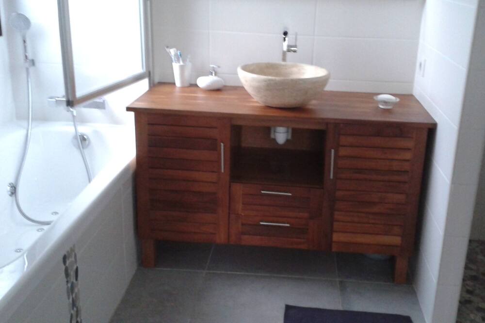 Photo of Bathroom in Ceyreste