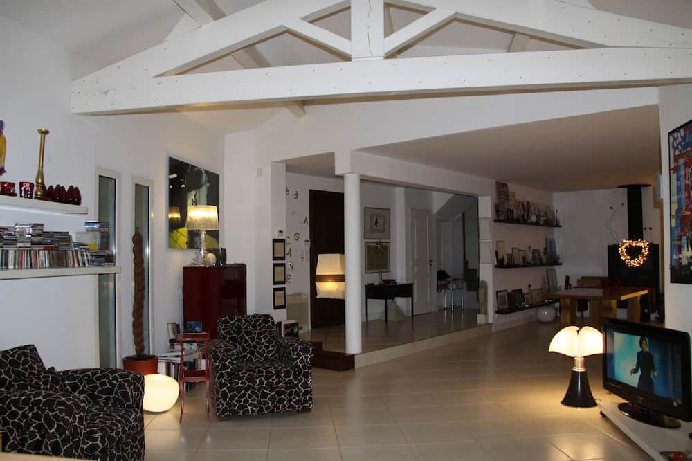Photo of Livingroom in Caremeau