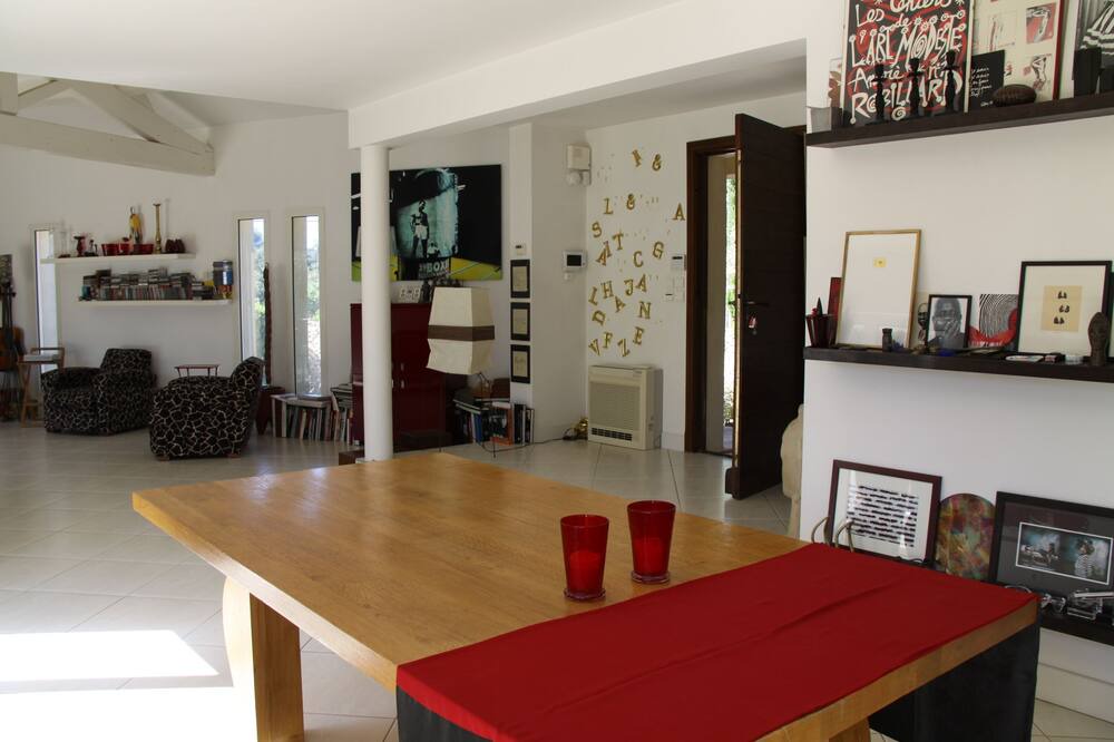 Photo of Livingroom in Caremeau