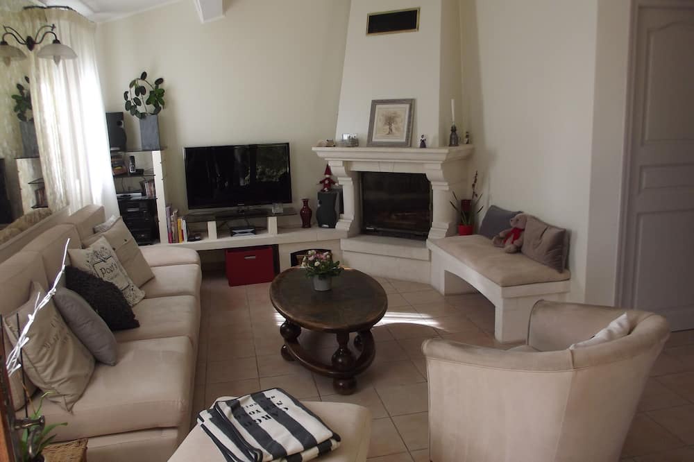 Photo of Livingroom in Salon-de-Provence