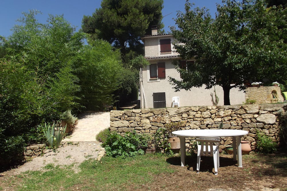 Photo of Outdoor in Salon-de-Provence
