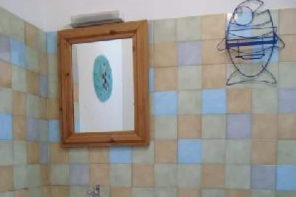 Photo of Bathroom in Arles