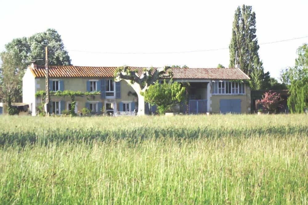 Photo of Outdoor in Arles