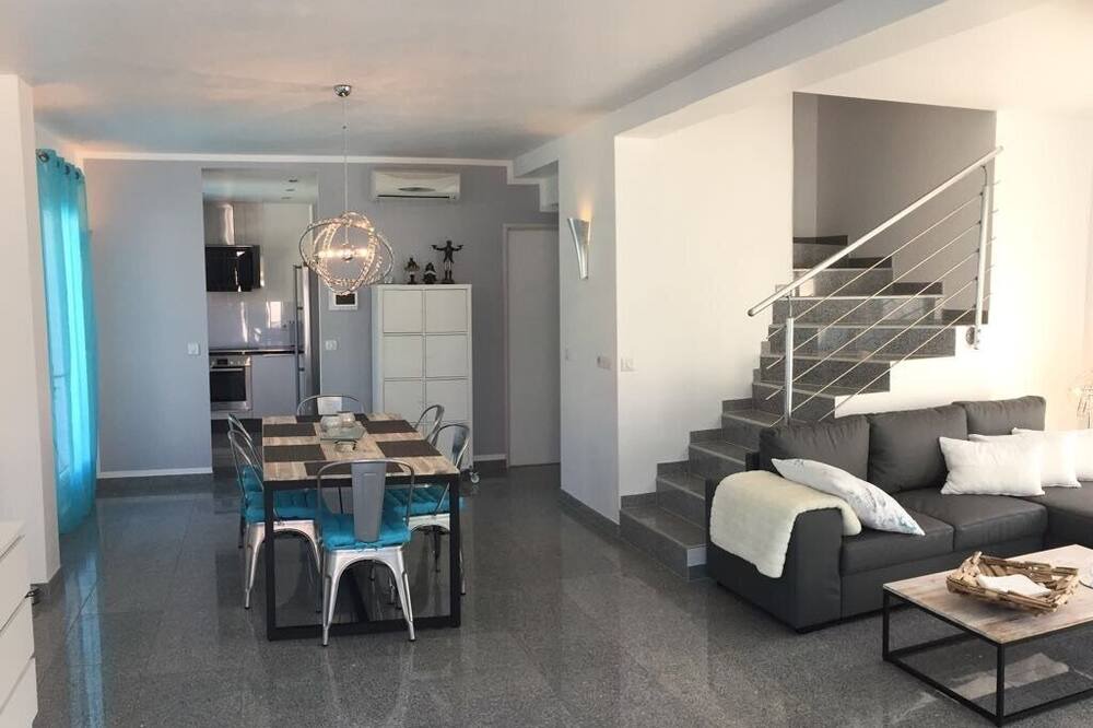 Photo of Livingroom in Cabasse