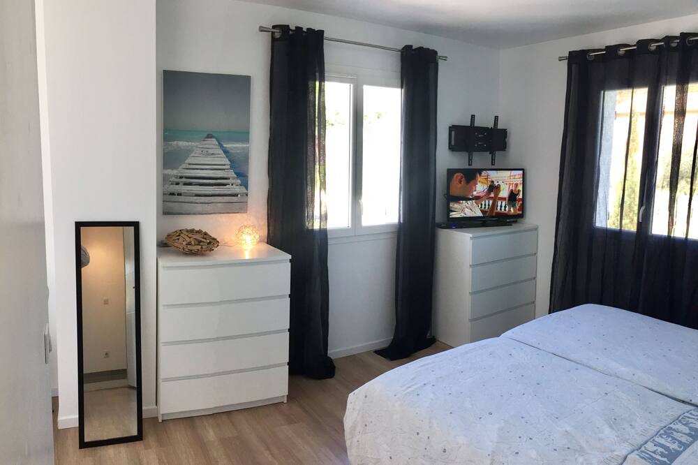 Photo of Bedroom in Cabasse
